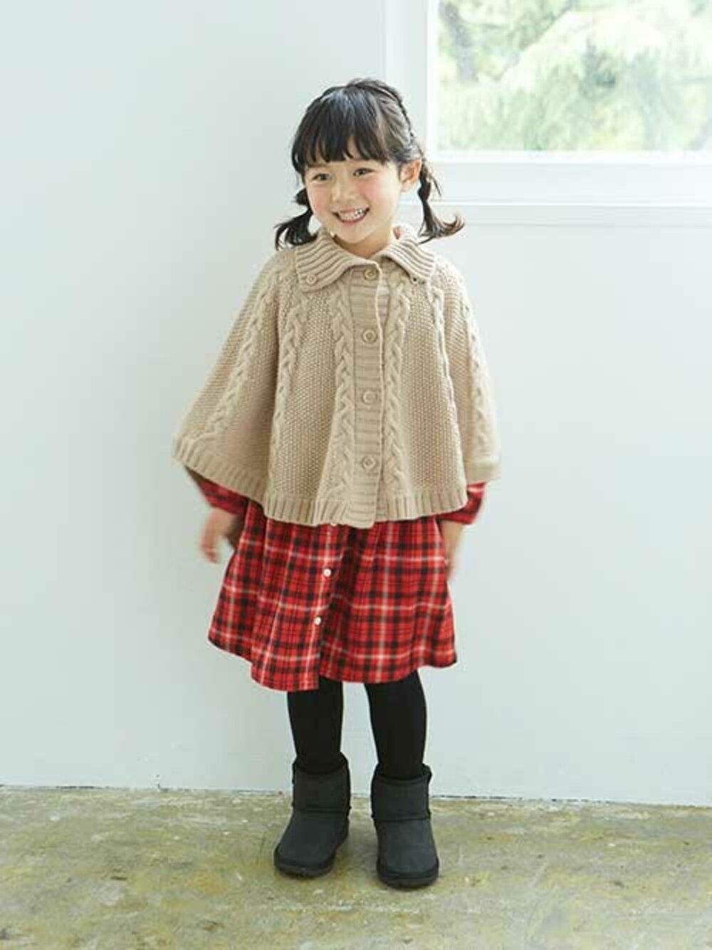 「子供服、キッズコーデ、キッズ、女の子、ampersand、秋物、キッズファッション、seraph、女の子ママ、エフオーオンラインストア(F.O.Online Store)」｜「Ampersandのトドラー合皮ショートボアブーツ（ブーツ、ブラック系）」を使った、F.O.OnlineStoreさん（キッズ・110cm）の秋コーディネートの1枚目の写真