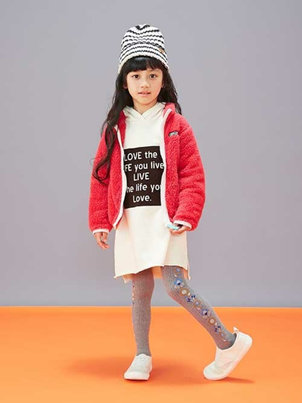 「プチプラ、子供服、キッズコーデ、キッズ、女の子、BREEZE、秋物、キッズファッション、ブリーズ、エフオーオンラインストア(F.O.Online Store)」｜「BREEZEのファーフリースジャケット（マウンテンパーカー、ピンク系）」を使った、F.O.OnlineStoreさん（キッズ・110cm）の秋コーディネートの1枚目の写真