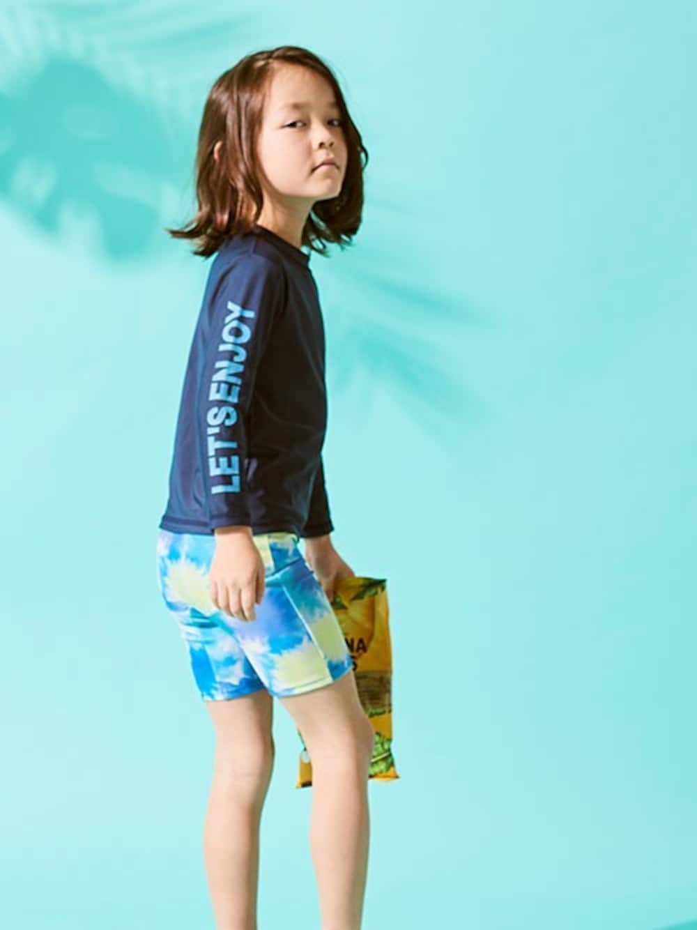 「キッズコーデ、水着、夏コーデ、男の子コーデ、BREEZE、ＵＶカット、ラッシュガード、キッズファッション、エフオーオンラインストア(F.O.Online Store)、水着コーデ」｜「BREEZEのBOYSラッシュガード_UVカット（ラッシュガード、ブルー系）」を使った、F.O.OnlineStoreさん（キッズ・110cm）の夏コーディネートの1枚目の写真