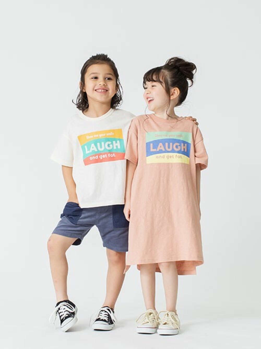 「ワンピース、Tシャツ、子供服、ビビットカラー、BREEZE、リンクコーデ、WEB限定、エフオーオンラインストア(F.O.Online Store)、F.O.Online Store、ブリース」｜「BREEZEのWEB限定 ビビットカラーワンピース（ワンピース、オレンジ系）」を使った、F.O.OnlineStoreさん（キッズ・110cm）の春コーディネートの1枚目の写真