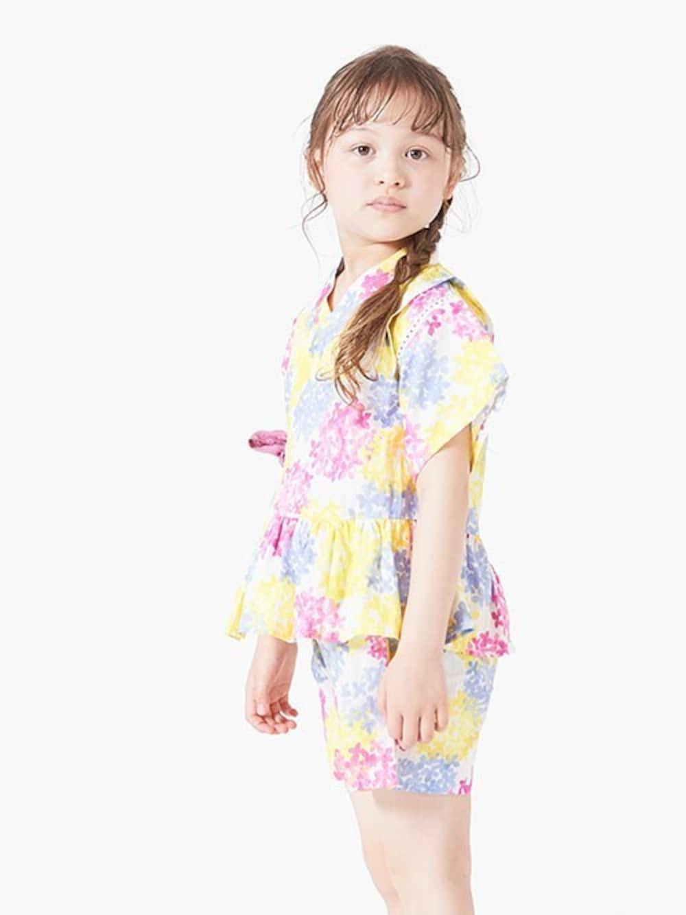 「花柄、summer、キッズコーデ、甚平、ビタミンカラー、女の子、和服、BREEZE、エフオーオンラインストア(F.O.Online Store)、F.O.Online Store」｜「BREEZEの和柄/アジサイ柄甚平（浴衣、イエロー系）」を使った、F.O.OnlineStoreさん（キッズ・110cm）の夏コーディネートの1枚目の写真
