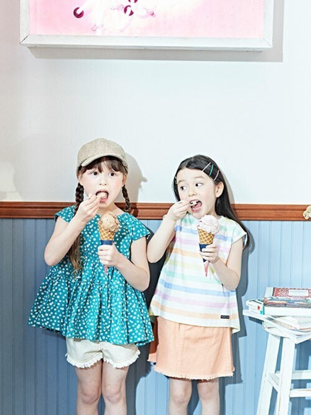 「アメカジ、花柄、summer、カラフル、フリンジ、キッズコーデ、カジュアルコーデ、BREEZE、エフオーオンラインストア(F.O.Online Store)、F.O.Online Store」｜「BREEZEの花柄ティアードチュニック（チュニック、ブルー系）」を使った、F.O.OnlineStoreさん（キッズ・110cm）の夏コーディネートの1枚目の写真