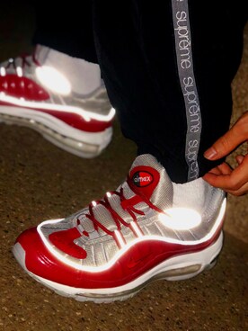 「Supreme （シュプリーム）のアイテム（Sneakers、レッド系）」を使った、takaさん（メンズ・170cm）の冬コーディネート