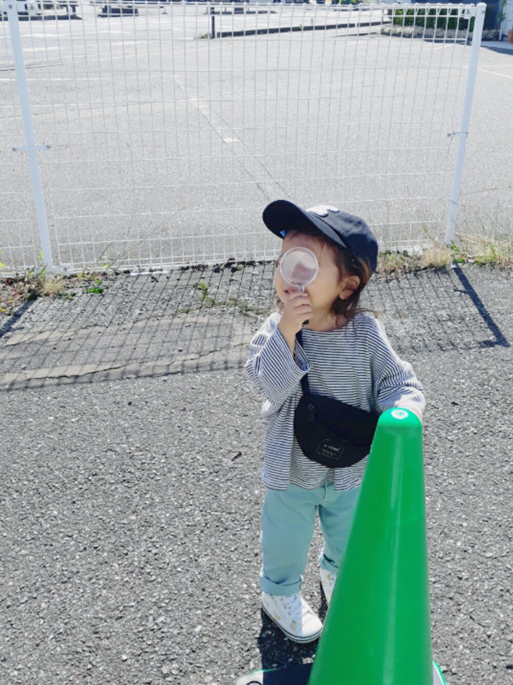 「秋コーデ、韓国子供服、ボーダートップス、カラーパンツ、キャップ、カジュアルコーデ、ミントグリーン、コンバース、2歳、2歳7ヶ月」｜「韓国子供服のアイテム（Tシャツ/カットソー、ホワイト系）」を使った、-eeeちゃん-さん（キッズ・80cm）の秋コーディネートの1枚目の写真