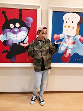 「家族旅行」｜「アイテム（ミリタリージャケット）」を使った、河崎良侑(りょう)さん（メンズ・166cm）の春コーディネート