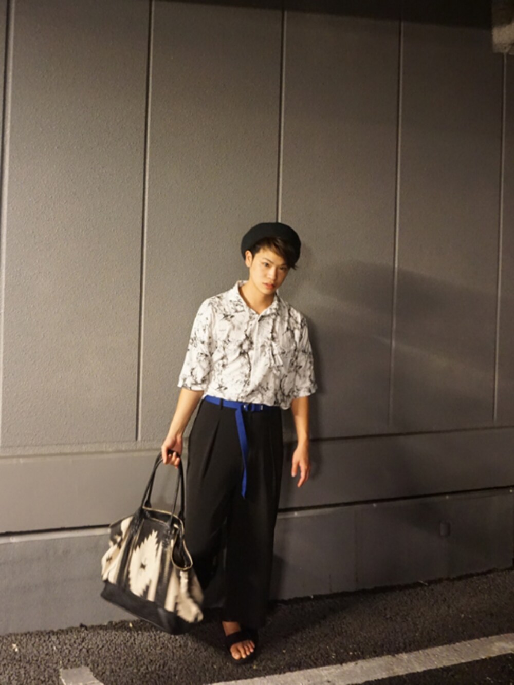 「RETRO GIRLのアイテム（ハンチング/ベレー帽、ブラック系）」を使った、河崎良侑(りょう)さん（メンズ・166cm）の夏コーディネートの1枚目の写真