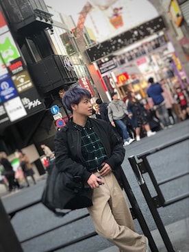 「原宿」｜「アイテム（チノパンツ）」を使った、河崎良侑(りょう)さん（メンズ・166cm）の春コーディネート