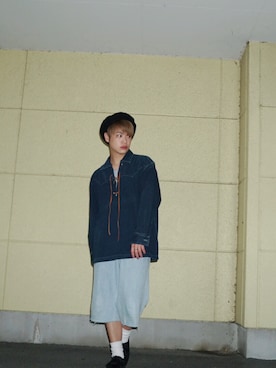 「切りっぱなしデニム」｜「アイテム（ハンチング/ベレー帽）」を使った、河崎良侑(りょう)さん（メンズ・165cm）の秋コーディネート