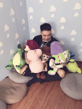 羅偉さんのコーディネート