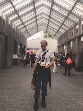 羅偉さんのコーディネート