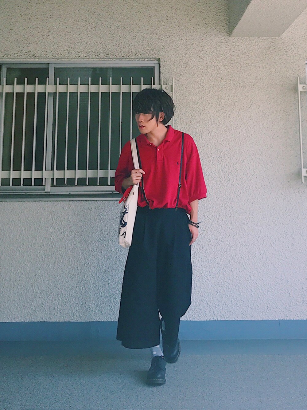 「ゆるコーデ、シンプルコーデ、ブラック、きれいめカジュアル、ビックT、古着MIX、Dr.Martens、大学生、ワイドパンツ、サスペンダー」｜「niko and...のギャザーガウチョパンツ（パンツ、ブラック系）」を使った、ベーコン274さん（メンズ・165cm）の夏コーディネートの1枚目の写真