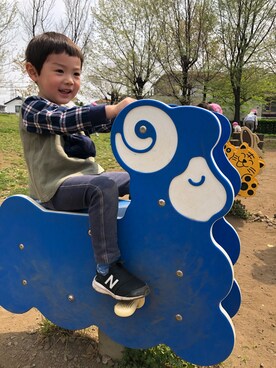 「UNIQLO（ユニクロ）のアイテム（パンツ、ブルー系）」を使った、ke-toさん（キッズ・100cm）の春コーディネート