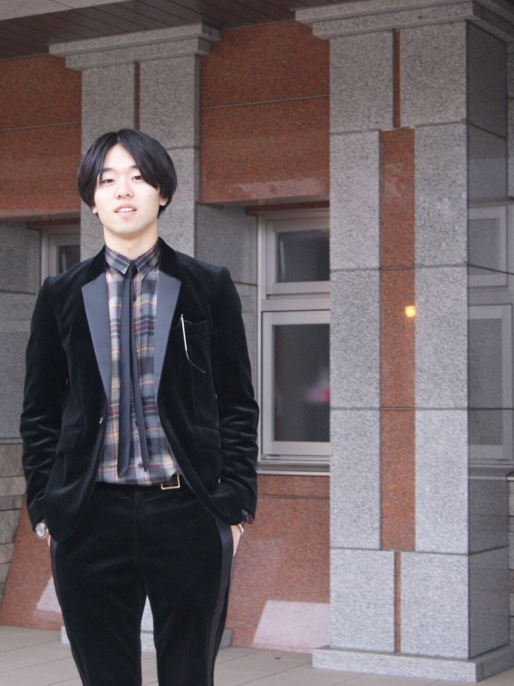 「成人式、セットアップ、ベルベット」｜「Diorのアイテム（ネクタイ、ブラック系）」を使った、lemonさん（メンズ・170cm）の冬コーディネートの1枚目の写真