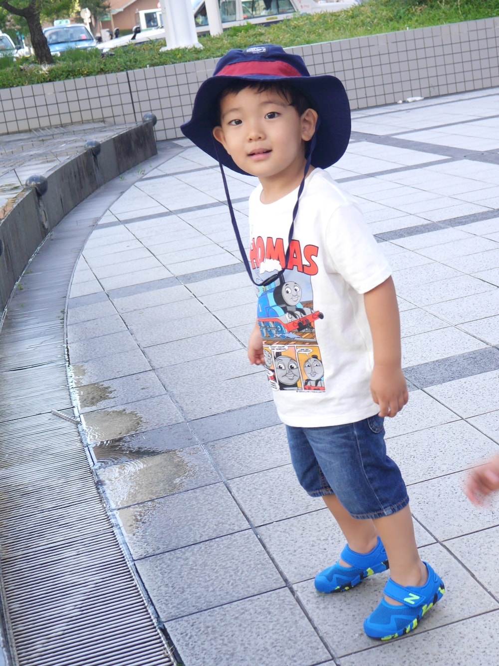 「NEW BALANCEのキッズNew Balance ニューバランス 14-19KA208 17SS BLUE(BLI)（サンダル、ブルー系）」を使った、Hinaricoさん（キッズ・90cm）の夏コーディネートの1枚目の写真