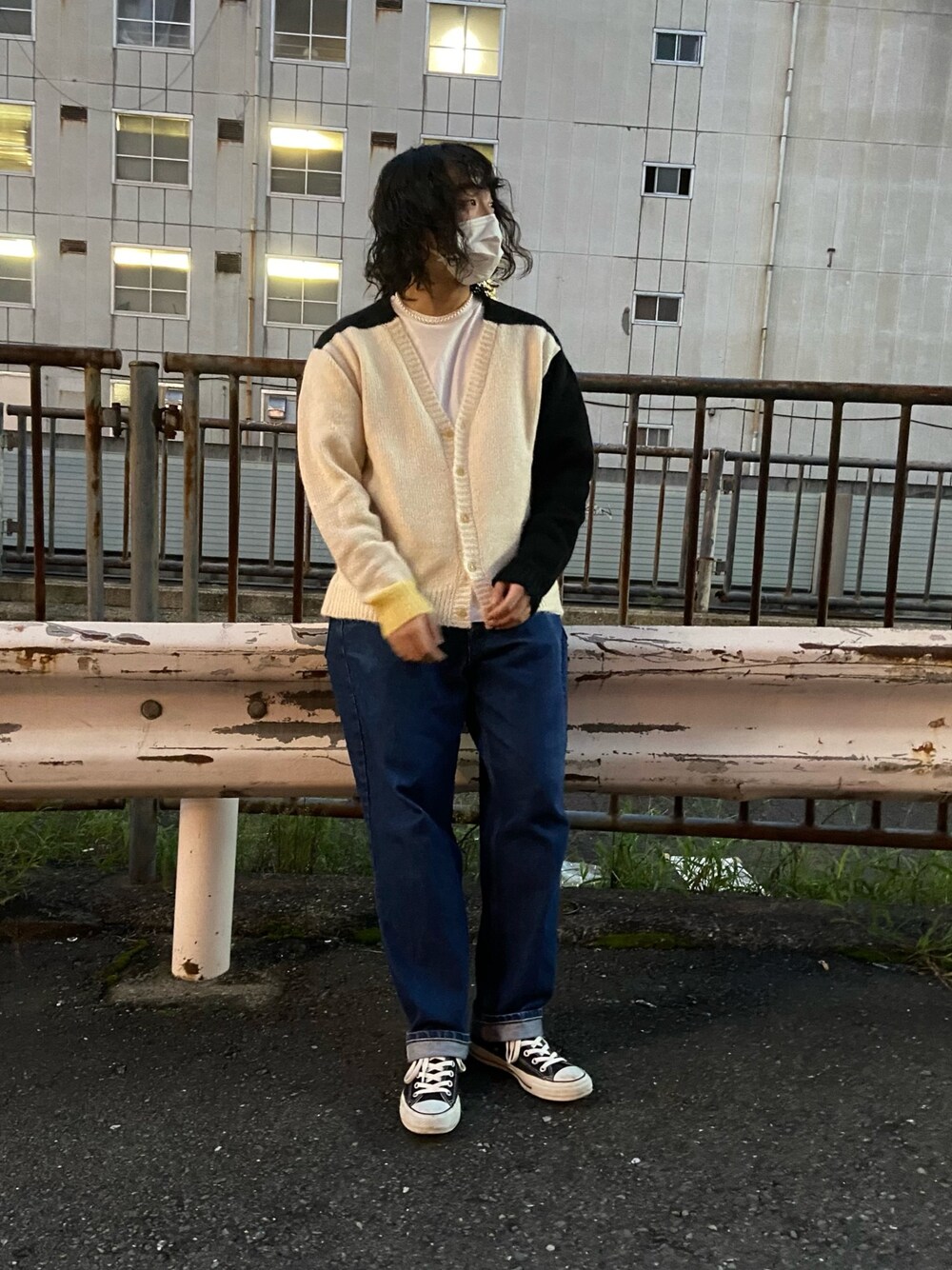 「ストリート、カーディガン、Richardson、UNUSED、nautica、converse」｜「RICHARDSONのアイテム（カーディガン/ボレロ、ブラック系）」を使った、valkyrjaさん（メンズ・169cm）の秋コーディネートの1枚目の写真