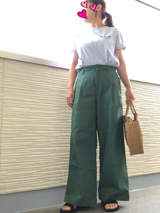 kaede使用「ユニクロ（ハイウエストチノワイドパンツ（丈標準69～71cm））」的時尚穿搭