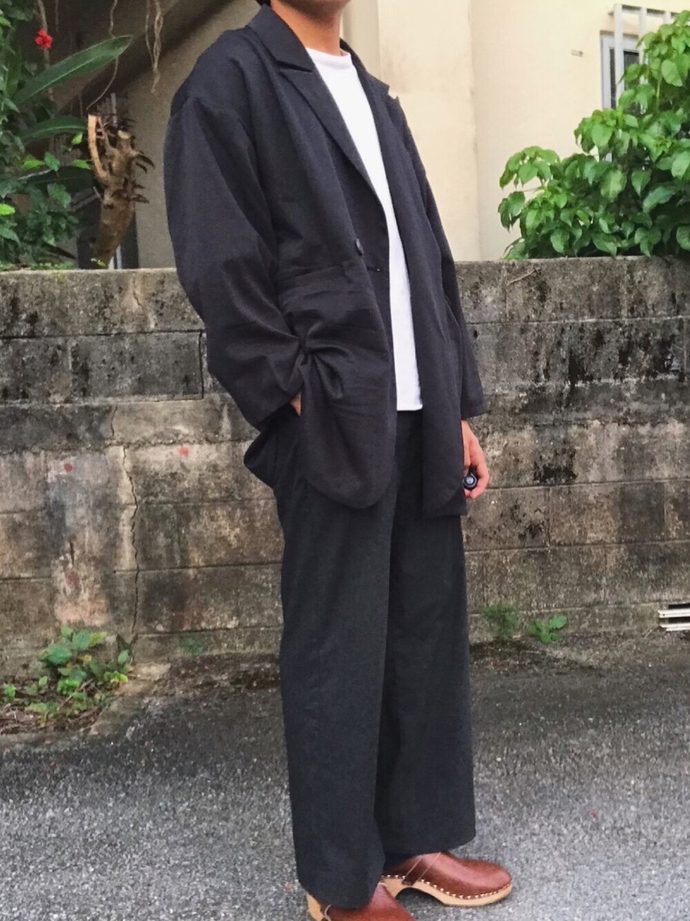 「秋コーデ、黒、テーラード、いいね、save、フォローお願いします🤑、サボサンダル、年末WEAR感謝祭」｜「kutirのルーズテーラードジャケット（テーラードジャケット、ブラック系）」を使った、せーさん（メンズ・169cm）の秋コーディネートの1枚目の写真