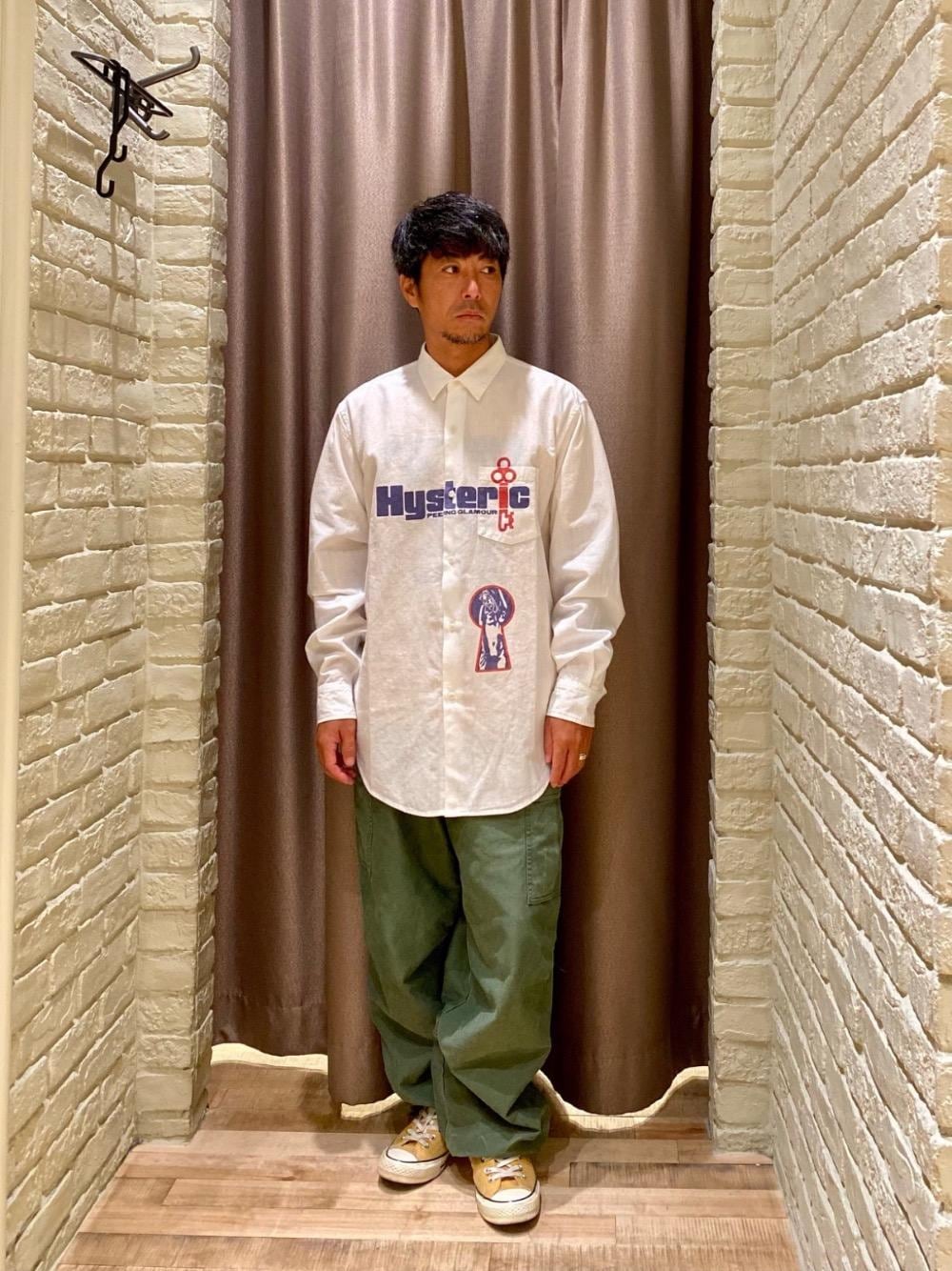 「ヒステリックグラマー、みりたりー、hysteric glamour、あめかじ、シャツ 、秋こーで」｜「HYSTERIC GLAMOURの6ポケットカーゴパンツ（カーゴパンツ、グリーン系）」を使った、HAMAさん（メンズ・163cm）の夏コーディネートの1枚目の写真