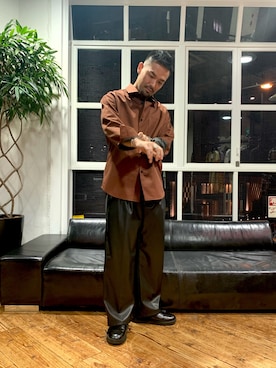 「DANKE SCHON（ダンケシェーン）のアイテム（スラックス）」を使った、LHP大阪店 嶋村さん（メンズ・176cm）の秋コーディネート