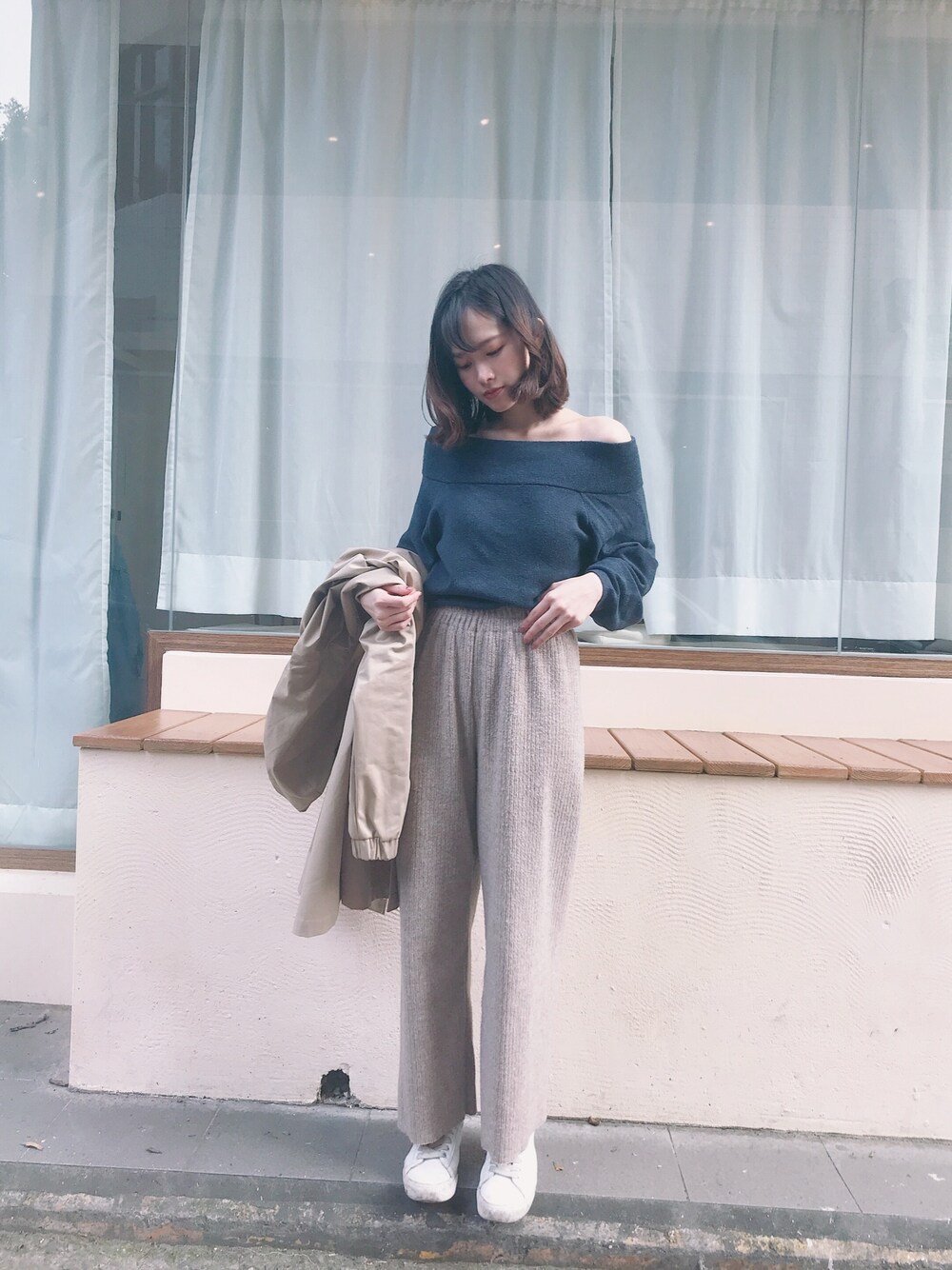 「girl」｜「ZARAのアイテム（マウンテンパーカー、ベージュ系）」を使った、Tina Linさん（レディース・153cm）の春コーディネートの1枚目の写真