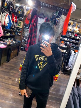 「Guess（ゲス）のアイテム（パーカー）」を使った、haruさん（メンズ・170cm）の秋コーディネート