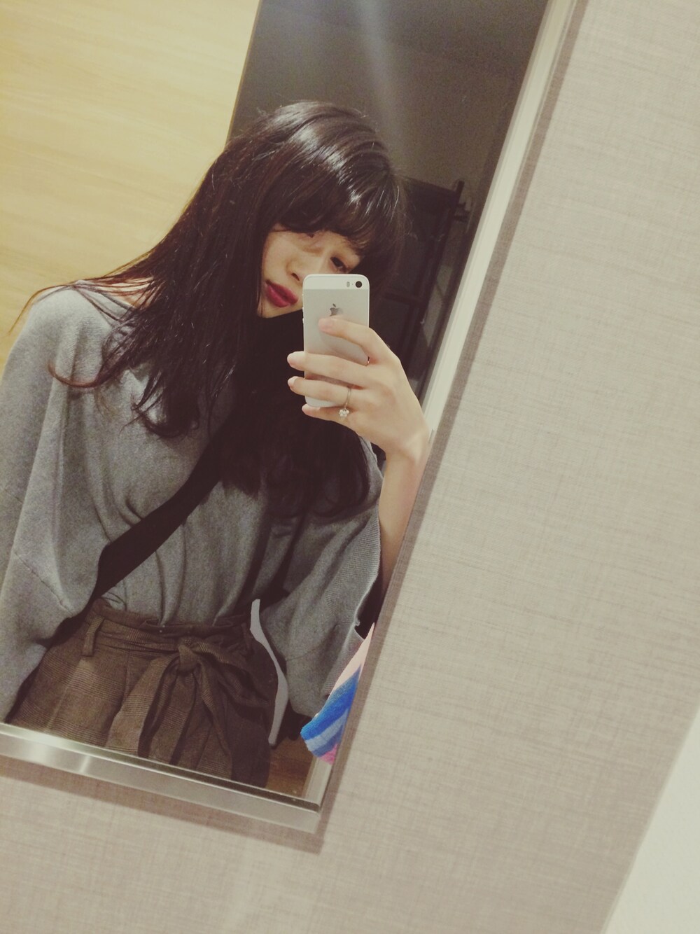 「秋コーデ、グレー好き、生きてるよ」｜「KBFのKBF WIDEスリーブスウェット（スウェット、グレー系）」を使った、ｈａｒｕ。さん（レディース・167cm）の秋コーディネートの1枚目の写真