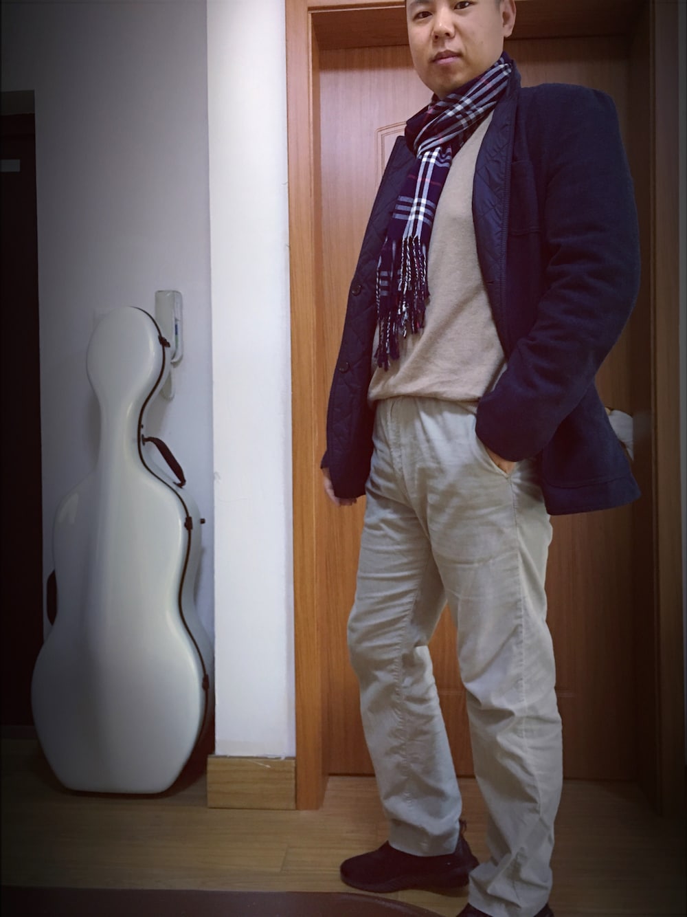 「玛莎のアイテム（テーラードジャケット、ブルー系）」を使った、我很笨拙2011さん（メンズ・181cm）の冬コーディネートの1枚目の写真
