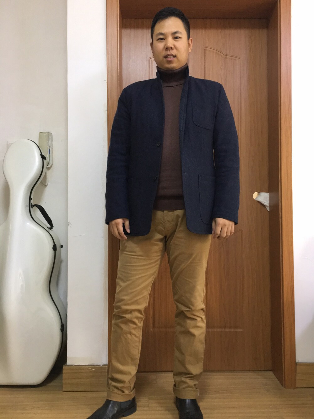 「Clarksのアイテム（ブーツ、ブラック系）」を使った、我很笨拙2011さん（メンズ・181cm）の冬コーディネートの1枚目の写真