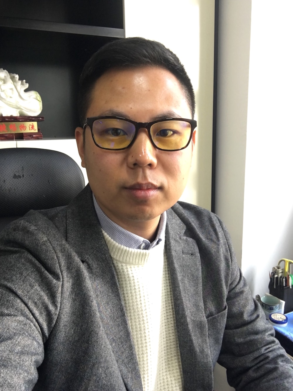 「Ray-Banのアイテム（メガネ、ブラウン系）」を使った、我很笨拙2011さん（メンズ・181cm）の春コーディネートの1枚目の写真