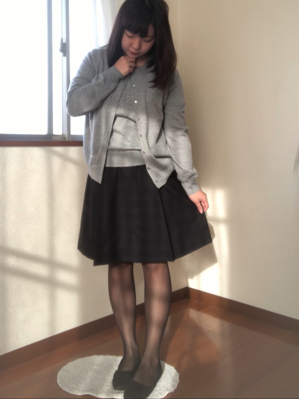 「出勤コーデ、通勤コーデ」｜「Les museのアイテム（スカート、ブルー系）」を使った、夏鈴ちゃんさん（レディース・155cm）の秋コーディネートの1枚目の写真