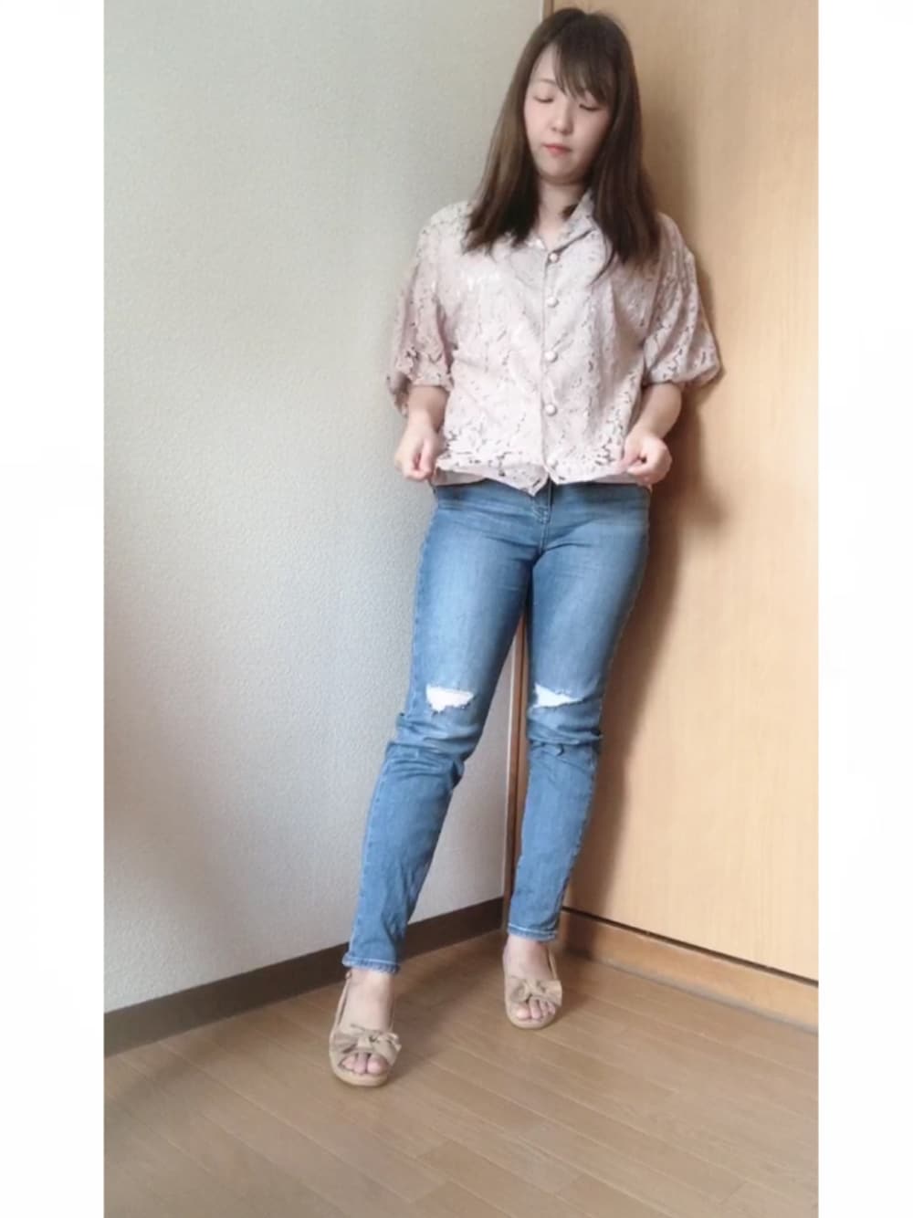 「近所、近所コーデ、近所に買い物、ピンクベージュ、デニム、ブラウス、ブラウス×デニム」｜「しまむらのアイテム（シャツ/ブラウス、ピンク系）」を使った、夏鈴ちゃんさん（レディース・156cm）の夏コーディネートの1枚目の写真