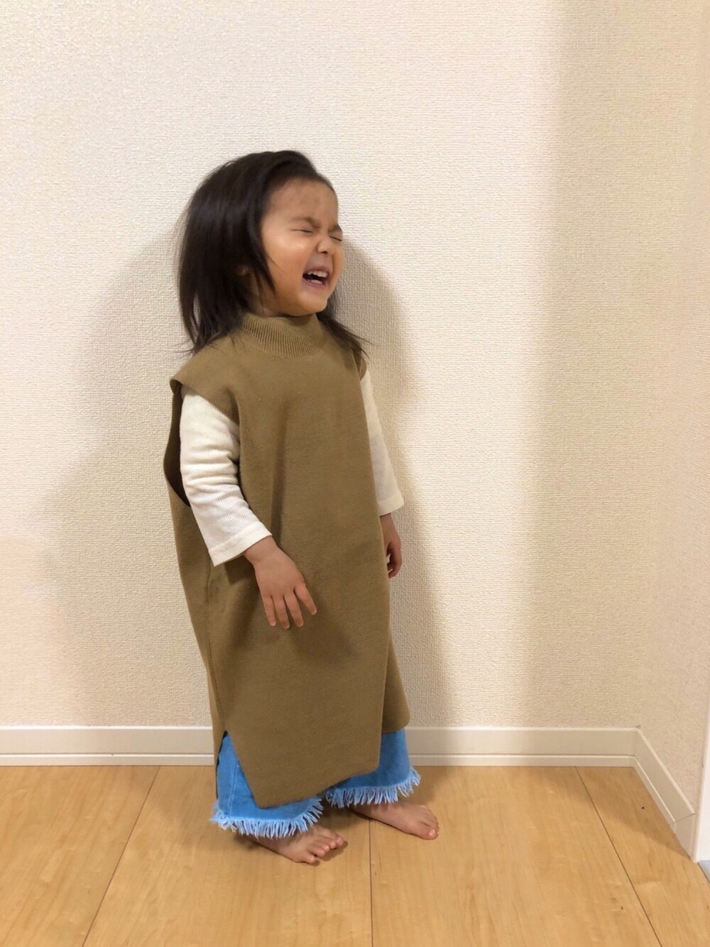 「春、春コーデ、おしゃれさんと繋がりたい、キッズコーデ、リブニット、ワイドパンツ、ユニクロ、サマーニット」｜「UNIQLOのアイテム（ニット/セーター、ブラウン系）」を使った、®️9さん（キッズ・80cm）の春コーディネートの1枚目の写真