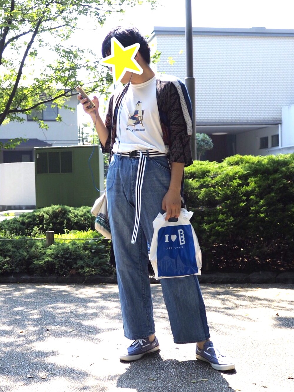 「休日スタイル、カジュアルコーデ、夏、エスニック、ワイドパンツ」｜「JUNREDのサイドラインバギーデニムパンツ（デニムパンツ、ブルー系）」を使った、YUKIさん（メンズ・171cm）の夏コーディネートの1枚目の写真