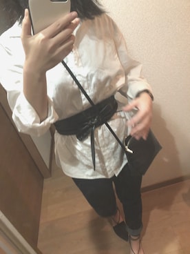 「H&M（エイチ・アンド・エム）のアイテム（シャツ/ブラウス、ホワイト系）」を使った、amiさん（レディース・162cm）の春コーディネート