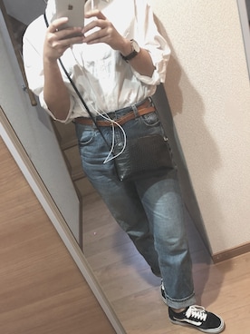 「H&M（エイチ・アンド・エム）のアイテム（シャツ/ブラウス、ホワイト系）」を使った、amiさん（レディース・162cm）の春コーディネート