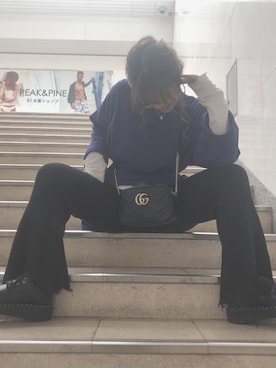「パープル×黒」｜「アイテム（スウェット）」を使った、amiさん（レディース・162cm）の冬コーディネート