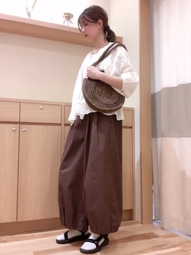 「オフホワイト」｜「アイテム（キャミソール）」を使った、kahoさん（レディース・161cm）の春コーディネート