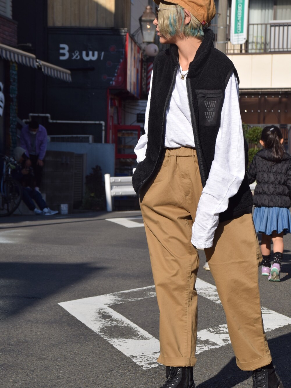 「ヴァルゴ、スタイリング、コーディネート、アウトドアスタイル、シンプルコーデ、休日スタイル、大人カジュアル」｜「VIRGOwearworksのWashed ball cap（キャップ、イエロー系）」を使った、KyoNさん（レディース・160cm）の冬コーディネートの1枚目の写真