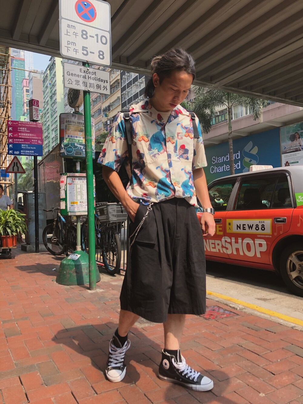 「香港、原宿、古着、夏」｜「CASIOのCASIO Databank （アナログ腕時計、シルバー系）」を使った、アファAgfaさん（メンズ・174cm）の夏コーディネートの1枚目の写真