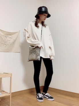 「GRL（グレイル）のアイテム（デニムパンツ）」を使った、IKUさん（レディース・161cm）の冬コーディネート