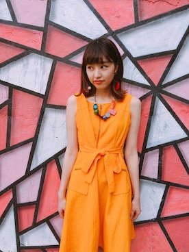 「VINTAGE（ヴィンテージ）のアイテム（ワンピース、オレンジ系）」を使った、小林 ひかる さん（レディース・164cm）の冬コーディネート