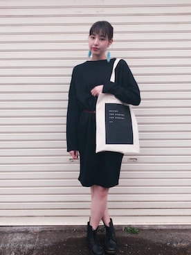 「yurika_akutsuのアイテム（イヤリング、ブルー系）」を使った、小林 ひかる さん（レディース・164cm）の春コーディネート