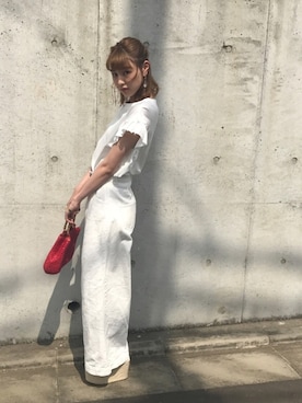 「BLONDY ReLISH（ブロンディリリッシュ）のデニムタックバギーパンツ（デニムパンツ、ホワイト系）」を使った、小林 ひかる さん（レディース・164cm）の夏コーディネート