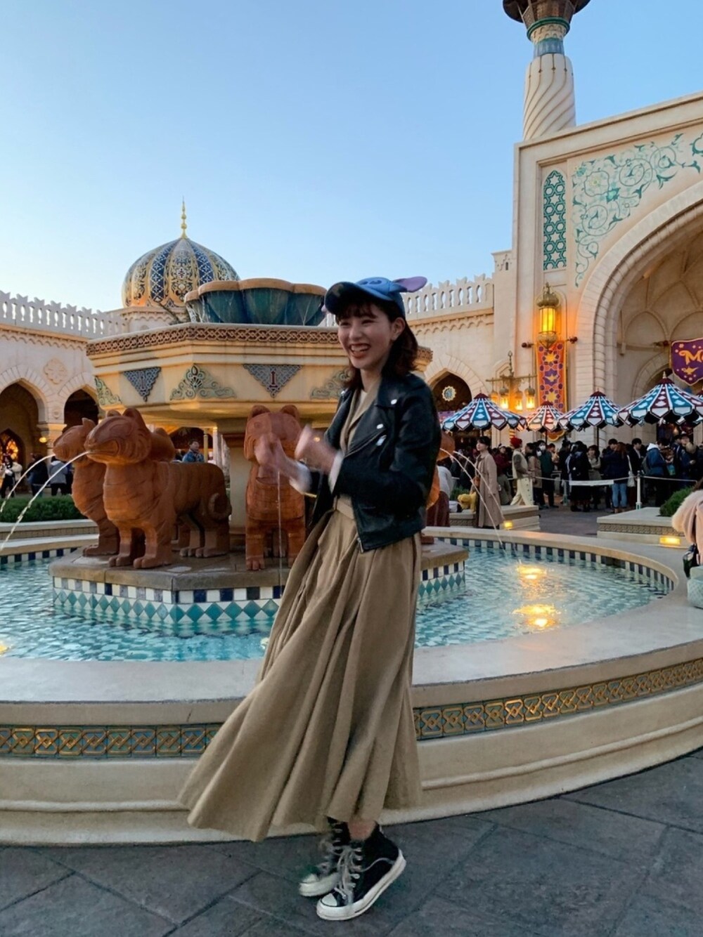 「AMERI、ワンピース、ライダース、ZARA」｜「Ameriのアイテム（ワンピース、ベージュ系）」を使った、小林 ひかる さん（レディース・164cm）の春コーディネートの1枚目の写真