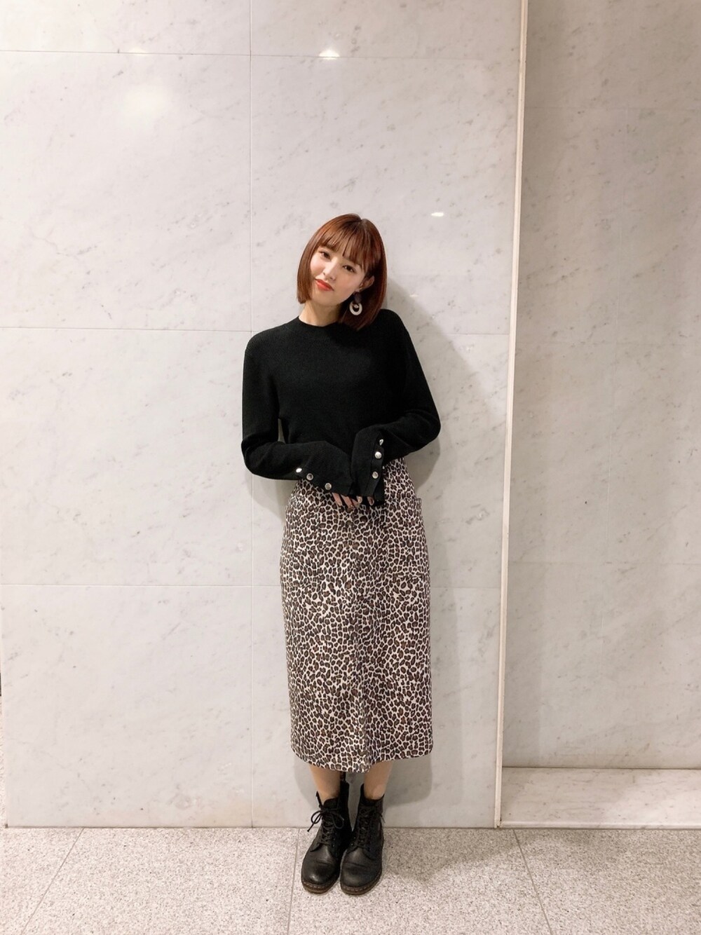 「GU、カジュアルコーデ、ドクターマーチン、シンプルコーデ」｜「GUのアイテム（ニット/セーター、ブラック系）」を使った、小林 ひかる さん（レディース・164cm）の秋コーディネートの1枚目の写真