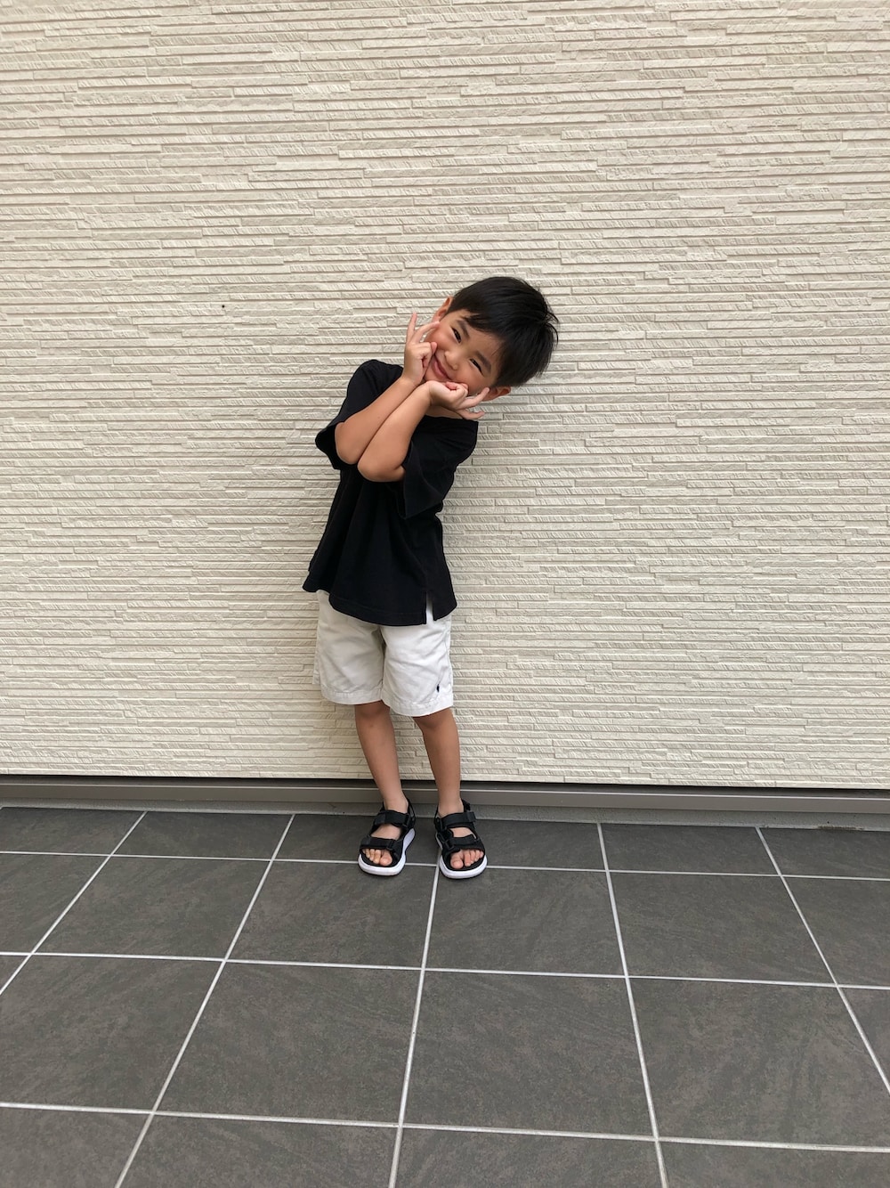 「夏だ！Tシャツ着よう！、スポーツミックス、男の子コーデ、kids、プチプラ、スポーツサンダル、ポロラルフローレン、4歳」｜「POLO RALPH LAURENのアイテム（パンツ、ホワイト系）」を使った、みなむしこさん（キッズ・100cm）の夏コーディネートの1枚目の写真