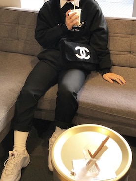 「chanel」｜「アイテム（スウェット）」を使った、vivastudioさん（メンズ・173cm）の冬コーディネート