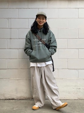 「アイテム（パーカー、グリーン系）」を使った、vivastudioさん（レディース・161cm）の春コーディネート