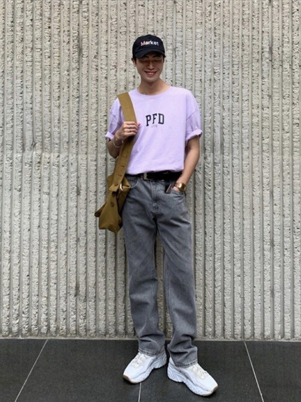 「シンプル、キャップ、帽子、シンプルコーデ、夏コーデ、韓国ブランド、韓国ファッション、おしゃれさんと繋がりたい、finethe、ファインザー」｜「Fine TheのMARKET CAP（キャップ、ブラック系）」を使った、vivastudioさん（メンズ・179cm）の夏コーディネートの1枚目の写真