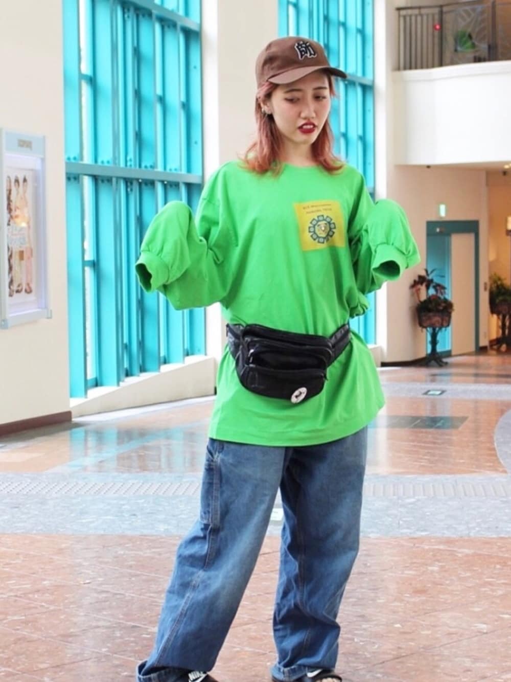 「ootd、gosharubchinskiy、paccbet、carhartt、デニム、デニムパンツ、だぼだぼ、ゆるコーデ」｜「Gosha Rubchinskiyのアイテム（Tシャツ/カットソー、グリーン系）」を使った、らいだーさん（レディース・155cm）の夏コーディネートの1枚目の写真